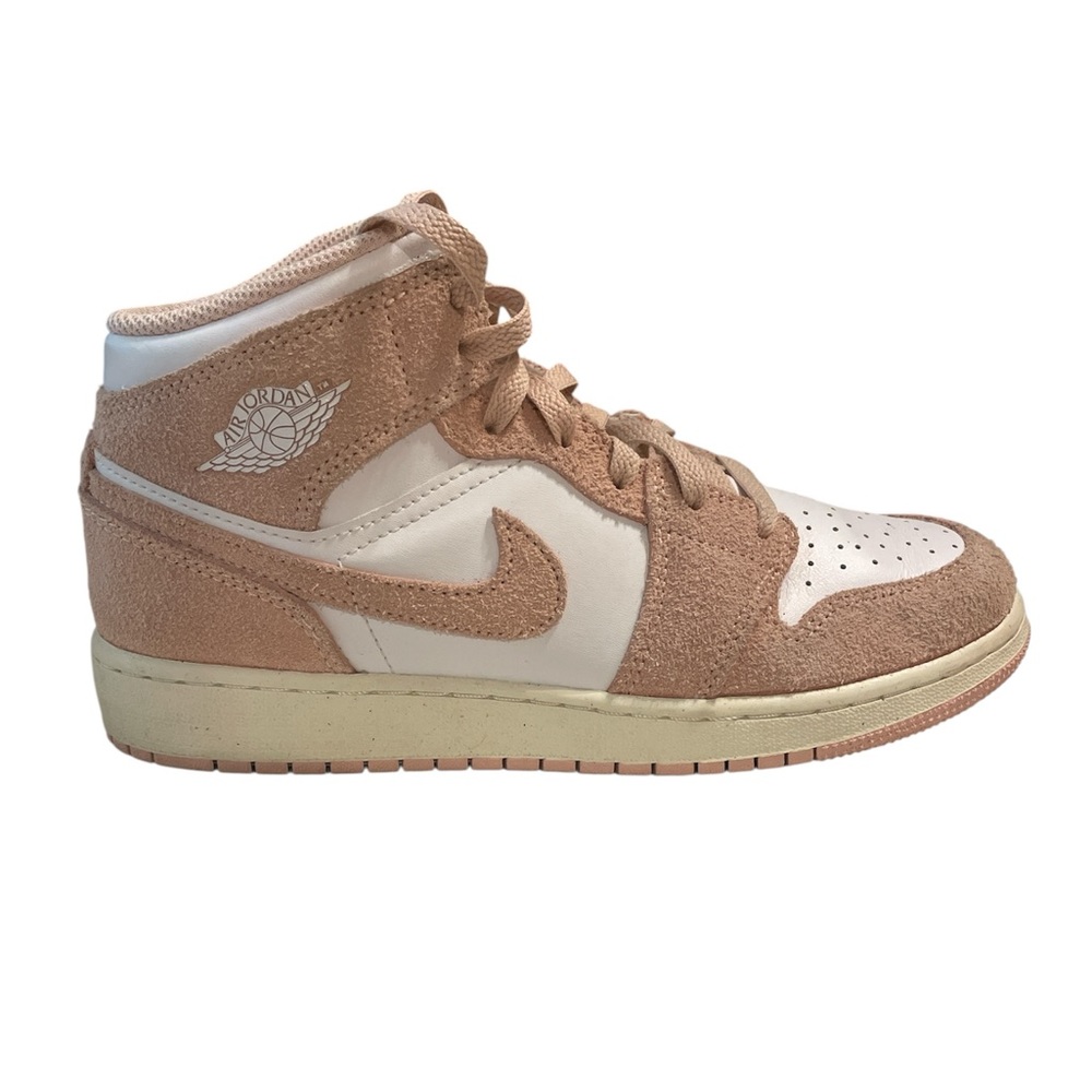 Nike Air Jordan Youth Sneakers in Pink and White Size 5.5